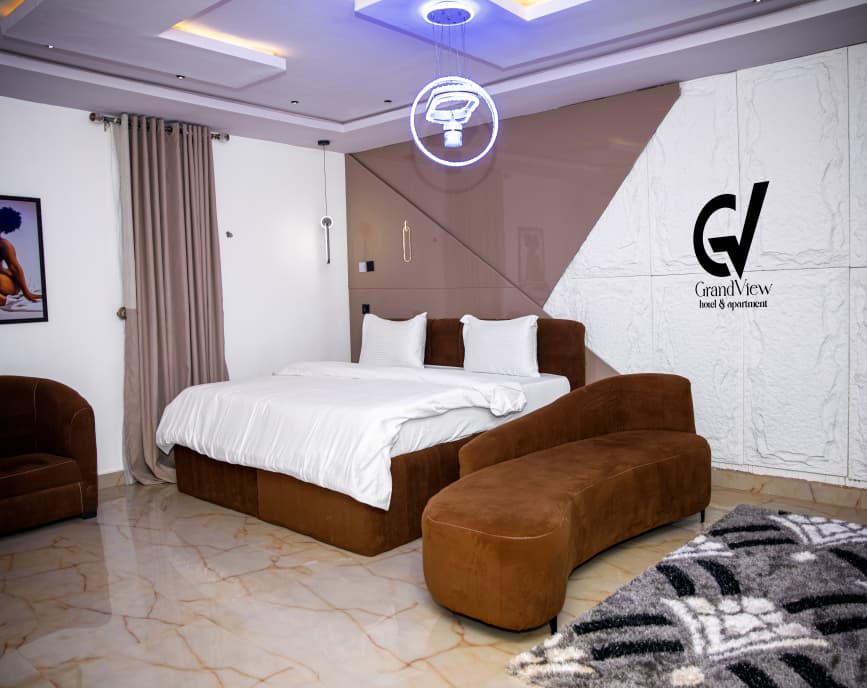 EMERALD Room - Living Area